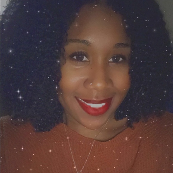 Meet your Posher, Lauryce - Picture 2 of 13